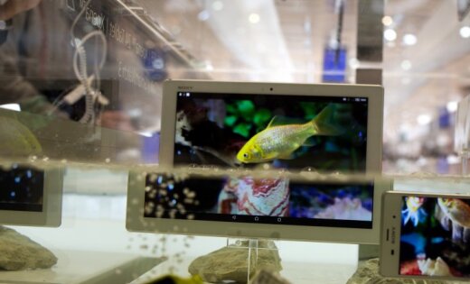 ФОТО, ВИДЕО. Горячие новинки Samsung, HTC и Huawei, "антисмартфон" и другие новости MWC 2015