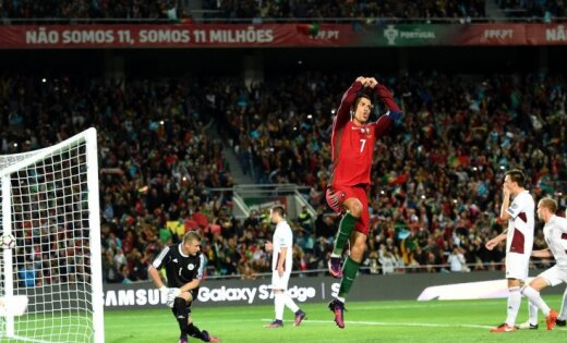 Latvijas futbola izlase Portuglālē Ronaldu