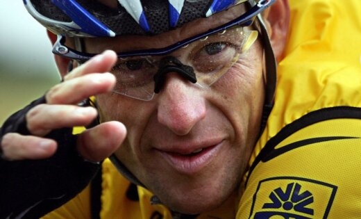 Армстронг признался что дал взятку для победы в гонке в 1993 году
