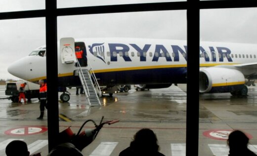   A sudden drop in atmospheric pressure caused the urgency of the Ryanair plane 