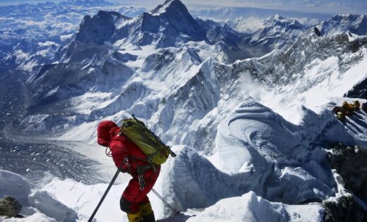 От горной болезни на Эвересте за неделю умерли три альпиниста