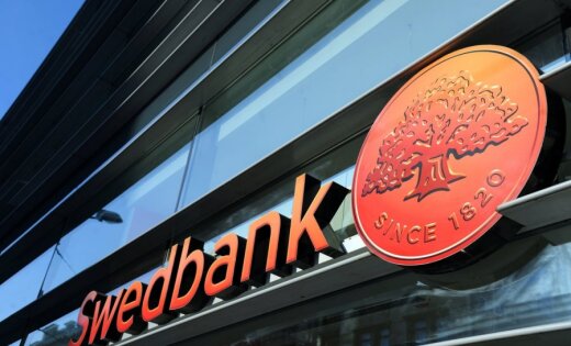 Swedbank переносит "офисные" функции из Швеции в Латвию и страны Балтии