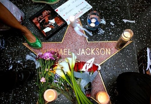 Майкла Джексона погубила слишком ранняя слава