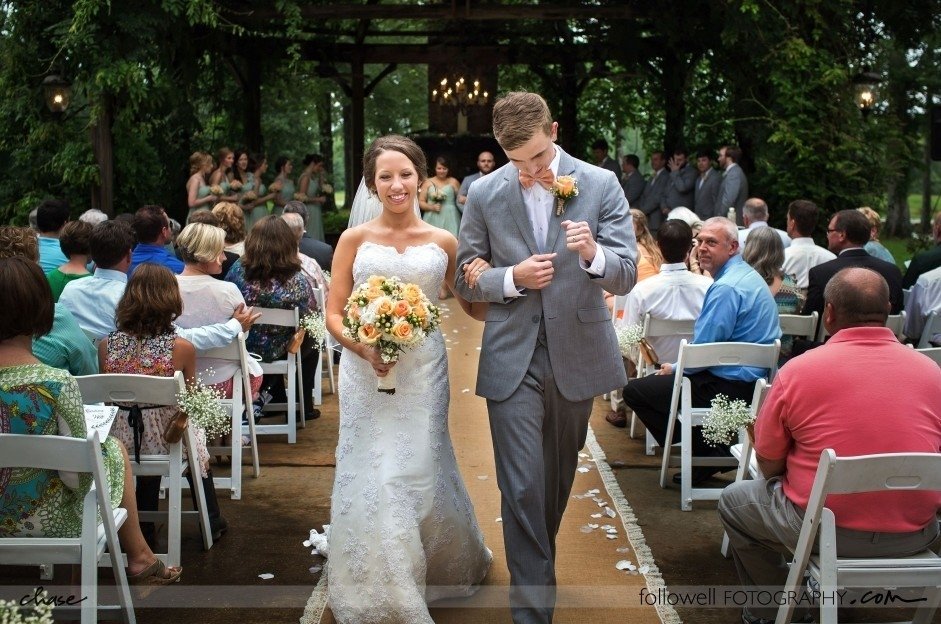 Fotogrāfs paslīd un nejauši uzņem unikālu kāzu foto