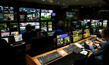 Desmitiem ekrānu, simtiem slēdžu – kā notiek autosporta translācija TV tiešraidē