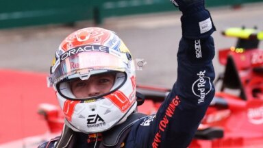 Verstapens Spānijas 'Grand Prix' sāks no pirmās starta vietas