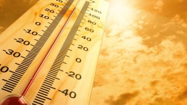 Brīdina par bīstamu karstumu; mediķu ieteikumi, kā sevi pasargāt svelmē