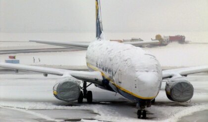 Два самолета Ryanair перенаправлены из Риги в Вильнюс; несколько рейсов airBaltic отменены