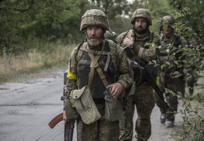 Ukraina: Krievijas dzīvā spēka zaudējumi sasniedz 75 440 karavīru