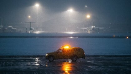 Из-за снегопада в понедельник в Риге могут отменять или задерживать авиарейсы