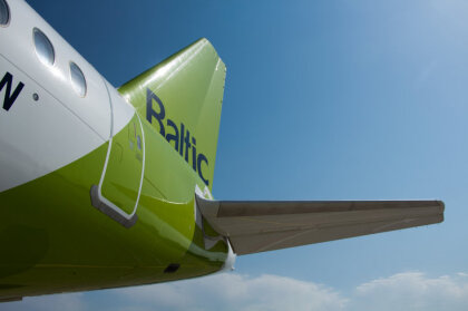 Tiesai no jauna jāvērtē strīds starp 'airBaltic' un 'Baltic Taxi' par preču zīmes izmantošanu