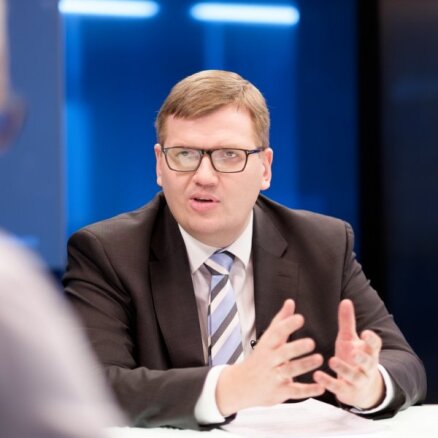 KNAB проверит информацию о незаконном пропуске министра Пуце на автостоянку Rīgas satiksme