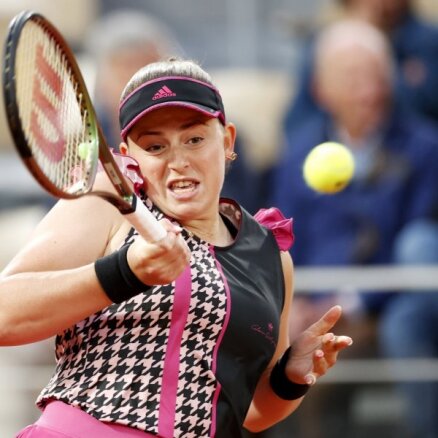 Ostapenko neliels kāpums WTA vienspēļu rangā, dubultspēlēs joprojām desmitniekā