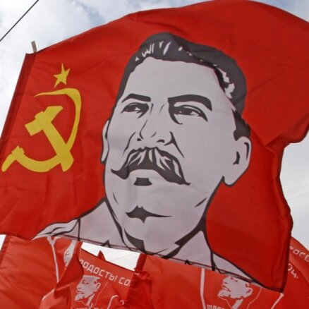 Шадурскис: в нелояльных школах прославляют Сталина и учатся по учебникам 1988 года