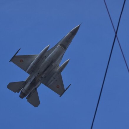 ASV izvērtē Ukrainas pilotus iespējamām F-16 apmācībām