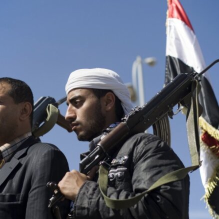 Jemenas nemiernieki 'atlaiž parlamentu'