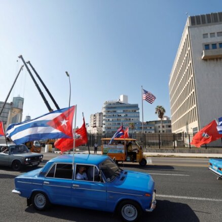Foto: Kubieši veido autokaravānas, pieprasot ASV tirdzniecības embargo atcelšanu