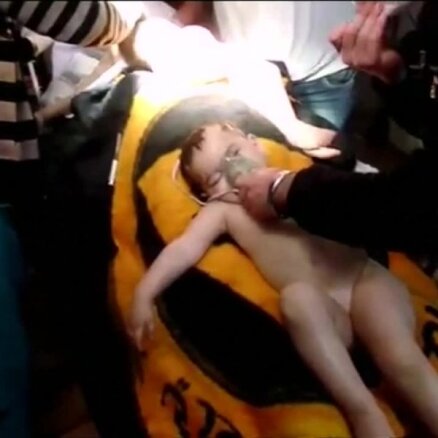 Video, kurš līdz asarām noveda pat ANO Drošības padomi: hlora uzbrukums Sīrijā