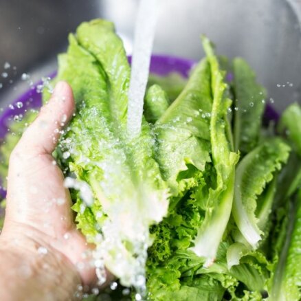 9 pārtikas produkti, kuru mazgāšana daudziem kļūdaini šķiet lieka