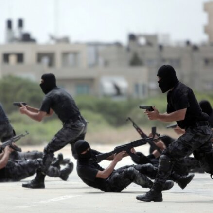 'Hamas' grasās mīkstināt pozīciju pret Izraēlu, atklāj anonīmi avoti
