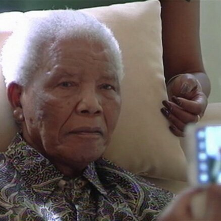 Nelsona Mandelas veselības stāvoklis joprojām smags
