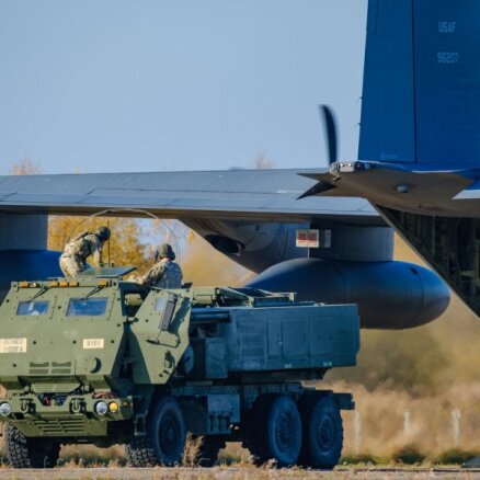 Latvijā pastāvīgi uzturēsies ASV artilērijas un aviācijas vienības