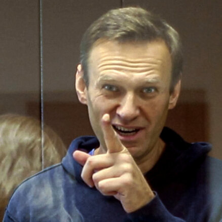 Навальный призвал россиян выходить на протесты против вторжения в Украину