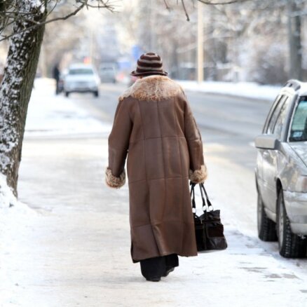 Februāra sākumā Rīgā konstatēti 209 pārkāpumi par sniega netīrīšanu