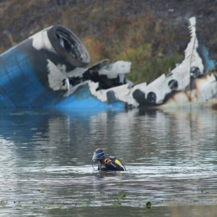'Lokomotiv' aviokatastrofa: nopratināts izdzīvojušais bortinženieris
