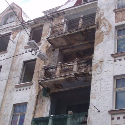 Америкс: в Риге более 400 зданий-развалин