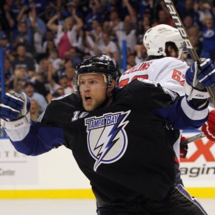 Tampabejas 'Lightning' hokejisti panāk izlīdzinājumu NHL  konferences finālsērijā