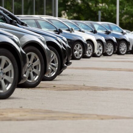 Jaunu automašīnu pārdošanas apmēri varētu saglabāties esošajā līmenī, prognozē tirgotājs