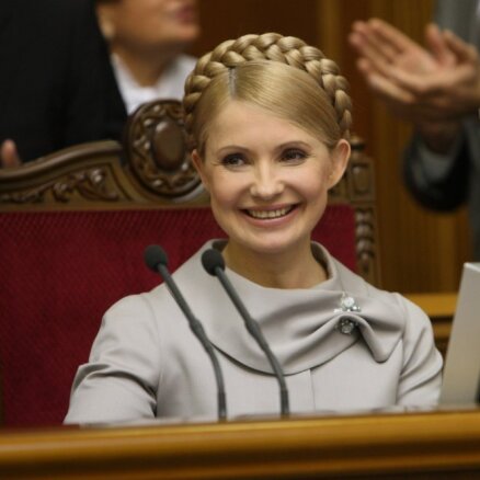 Ukrainas ekspremjeri Timošenko  patur apcietinājumā