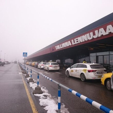 В Таллиннском аэропорту непривычно много россиян: граждане РФ бегут из своей страны через Эстонию