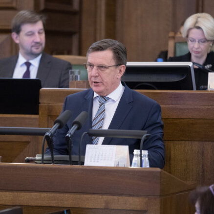 Отчет Кучинскиса: меньше школ, больше валюты и "незачет" от оппозиции