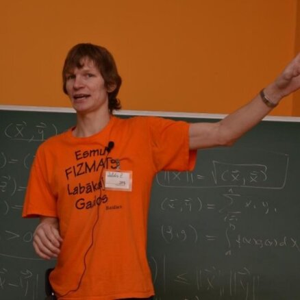 Populārākais fizikas pasniedzējs Latvijā: Valdis Zuters izmainījis skolēnu dzīvi