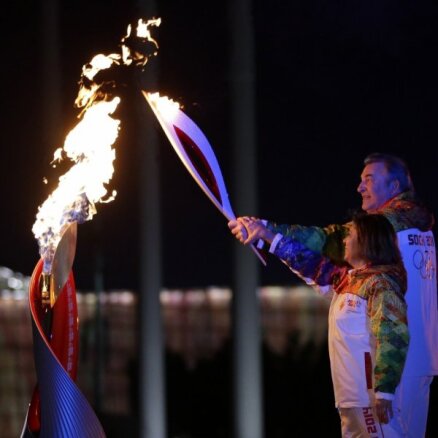 Foto: Krāšņa ceremonija ieskandina Soču olimpiskās spēles