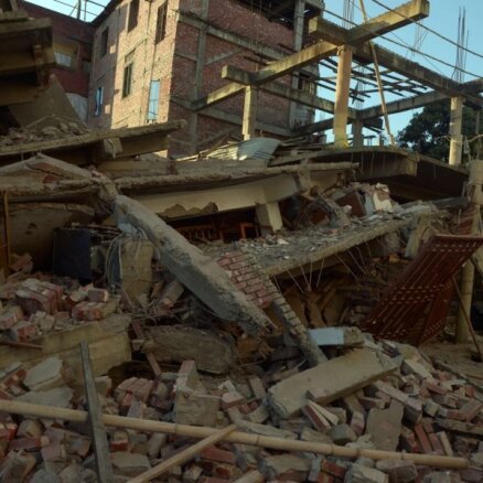 Indijā un Bangladešā 6,7 magnitūdu zemestrīcē deviņi bojāgājušie