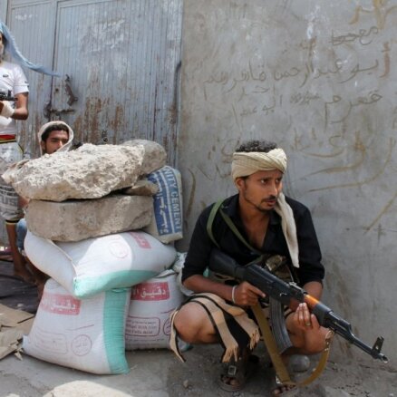 Jemenas nemiernieki Adenā ieņēmuši provinces valdības ēku