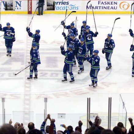 'Canucks' aizsargam Roumam par bīstamu spēka paņēmienu piespriesta četru spēļu diskvalifikācija