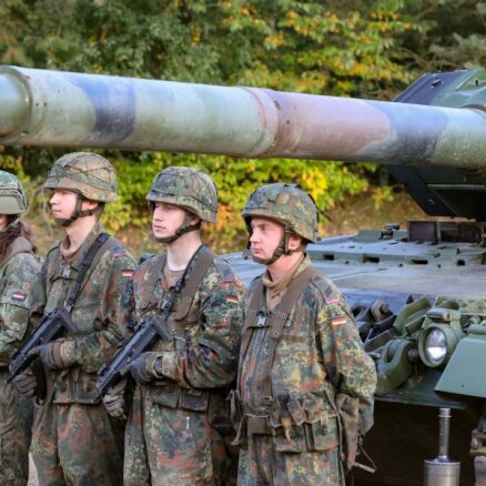 Baltijas valstis aicina Vāciju nekavējoties nodrošināt Ukrainai 'Leopard' tankus