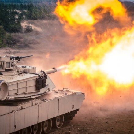 ASV nosūtīs Ukrainai 'Abrams' tankus, paziņo Baidens