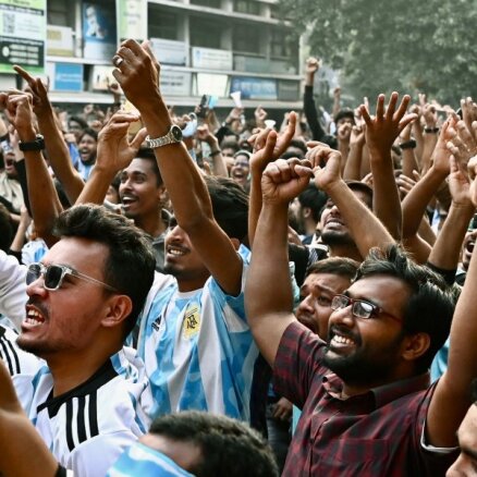 Мигрантам из Индии и Бангладеш платят за поддержку Аргентины? Правдив ли миф о фейковых болельщиках на ЧМ-2022?