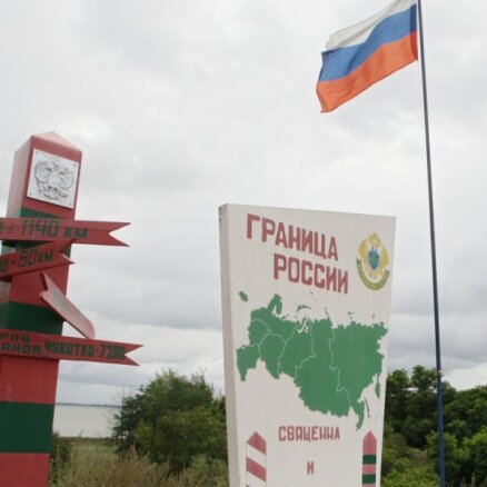 Россия укрепляет границу с Донбассом рвами и заграждениями