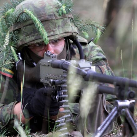 Литовская мотопехота на военных учениях обстреляла немецких корректировщиков