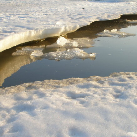 Германия: под лед на озере Хольцендорфер провалились граждане Латвии и Литвы