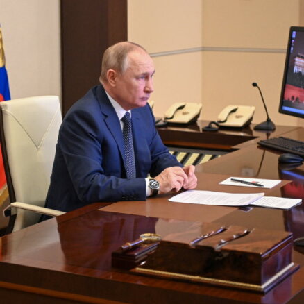 Путин одобрил отправку добровольцев в зону боевых действий в Украину