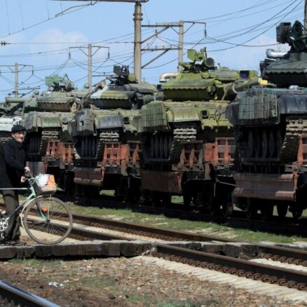 НАТО: Россия стягивает войска к границе с Украиной