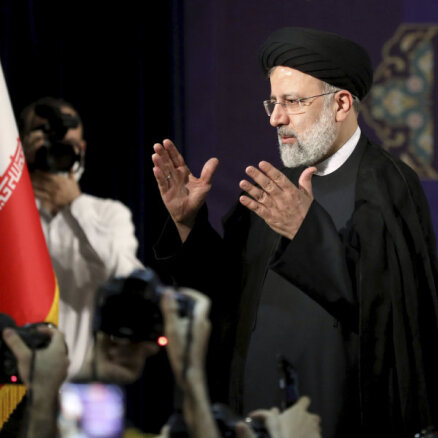 Dalībai Irānas prezidenta vēlēšanās apstiprināti septiņi kandidāti