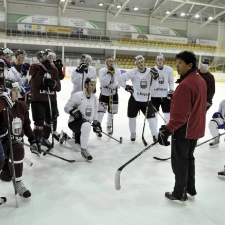 Latvijas hokejisti aizvada pirmo no divām spēlēm pret Krievijas otro izlasi